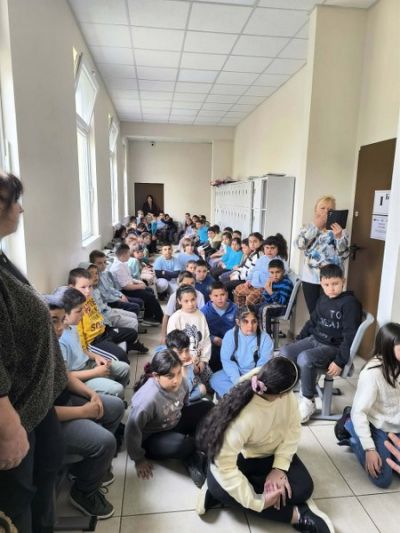 Походът на книгите - СУ Васил Левски - Долни чифлик