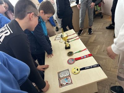Походът на книгите - СУ Васил Левски - Долни чифлик
